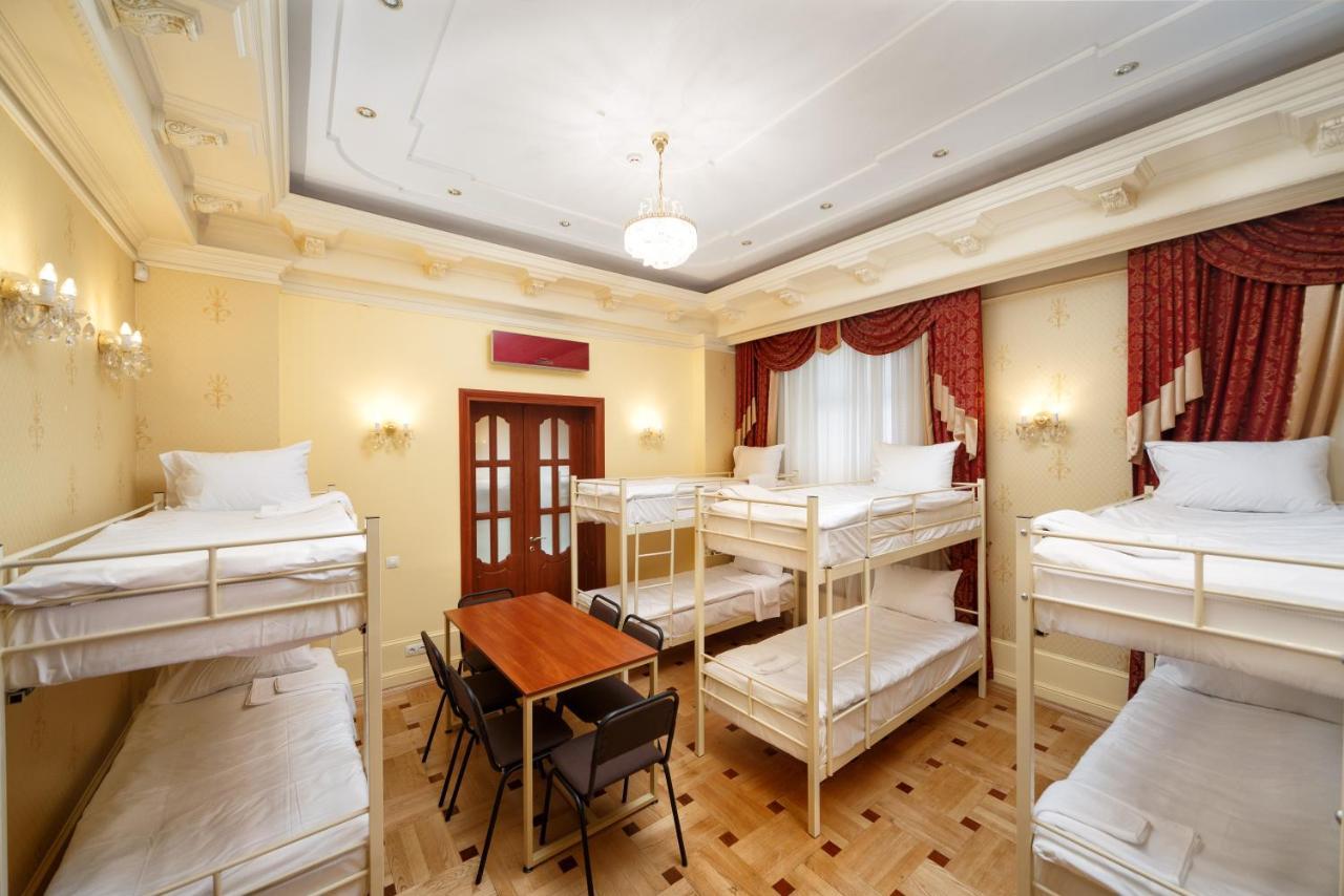 Hostel Suputnyk Lviv Exterior foto